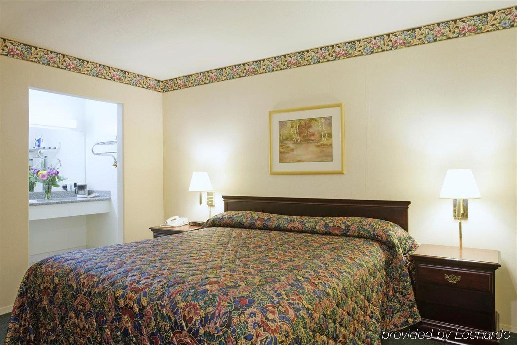 Americas Best Value Inn - Sky Ranch Palo Alto Room photo